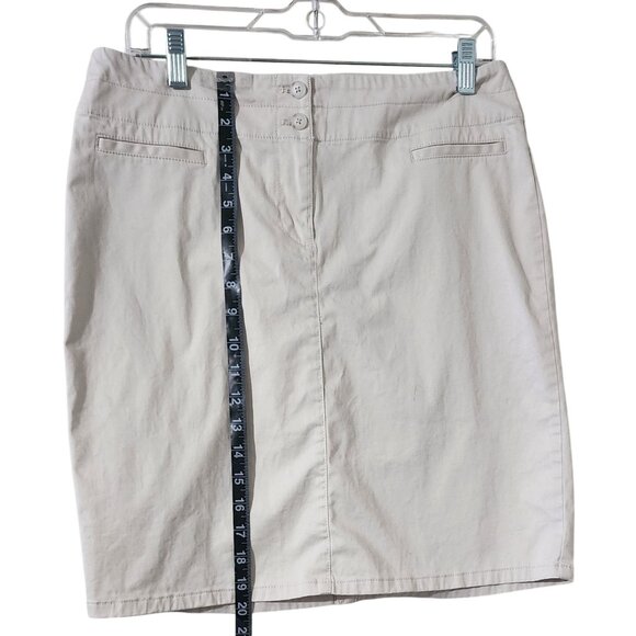 J. Jill Beige Knee-Length Pencil Skirt Size 8 With Dual Button Closure - Picture 6 of 6
